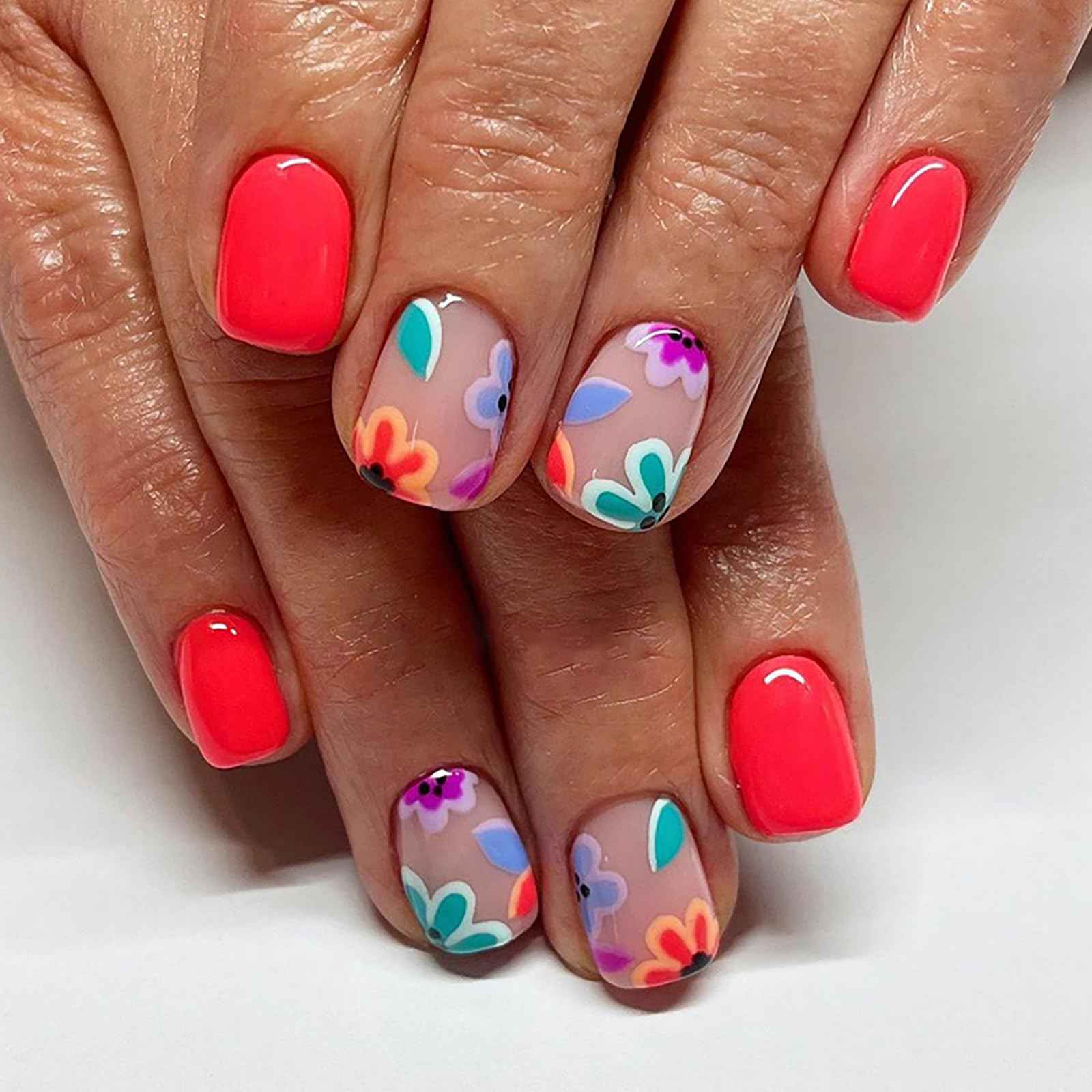 24Pcs Spring Press on Nails Short Square Fake Nails Pink False Nails with Colorful Flower Design Full Cover Stick on Nails for Women and Girls Reusable Acrylic Nails Spring Summer Nail Art