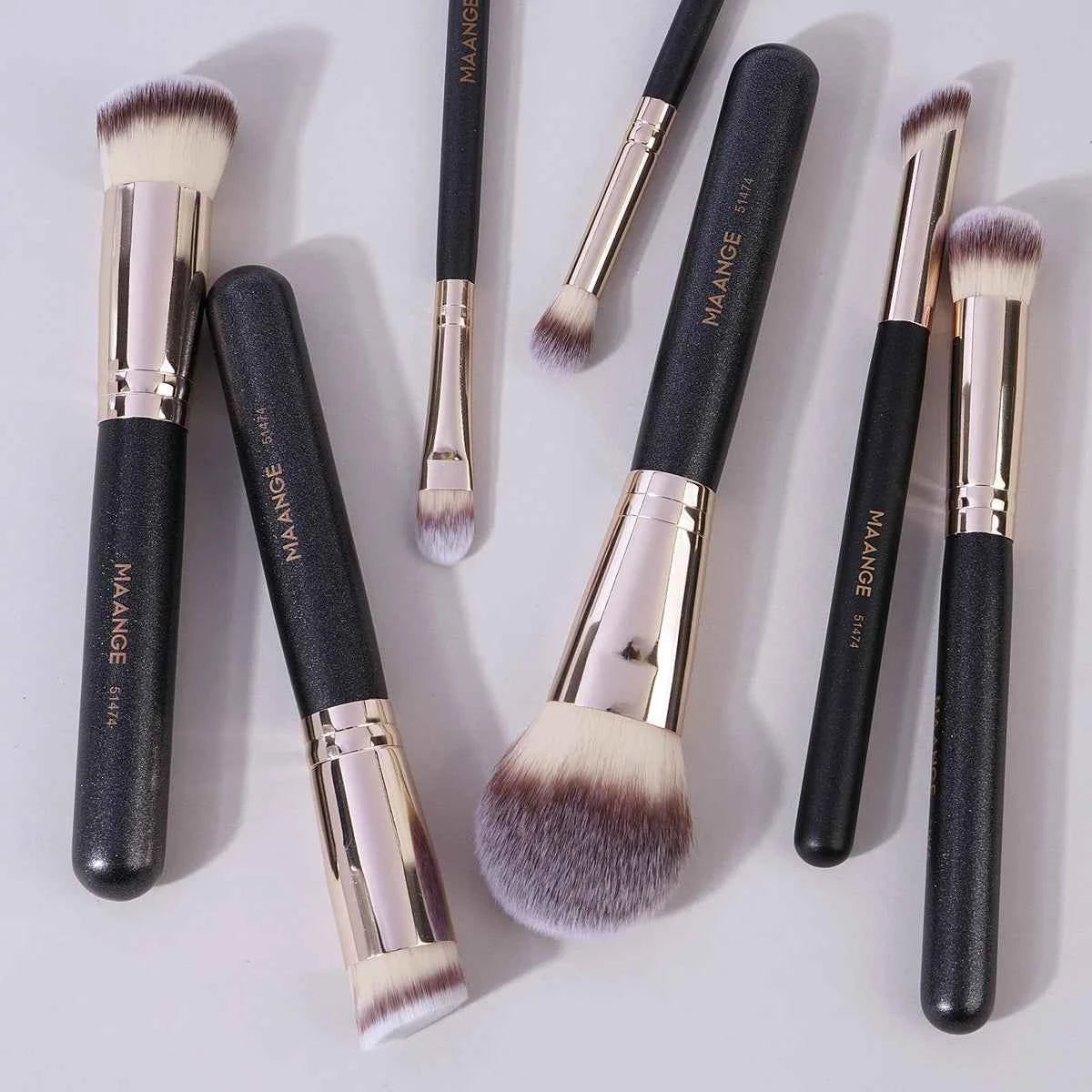 MAANGE 7pcs/set Makeup Brushes for Cosmetic Foundation Powder Concealer Blush Brush Blending Soft Bristles Beauty Tools