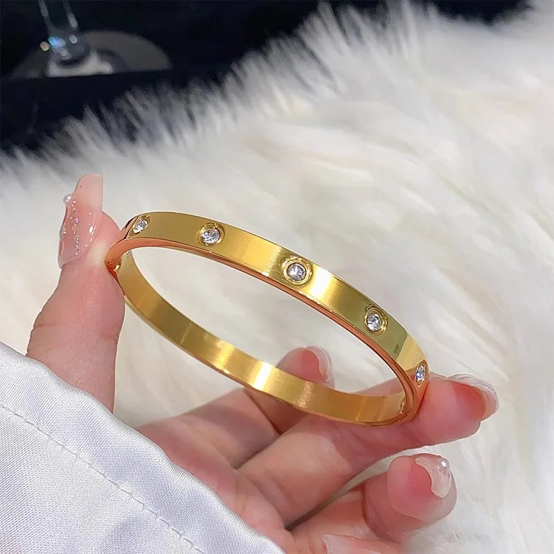 Elegant 8-piece Stainless Steel Bracelet Set With Rhinestone Embellishments, A Stylish Combination For Everyday Wear And Holiday