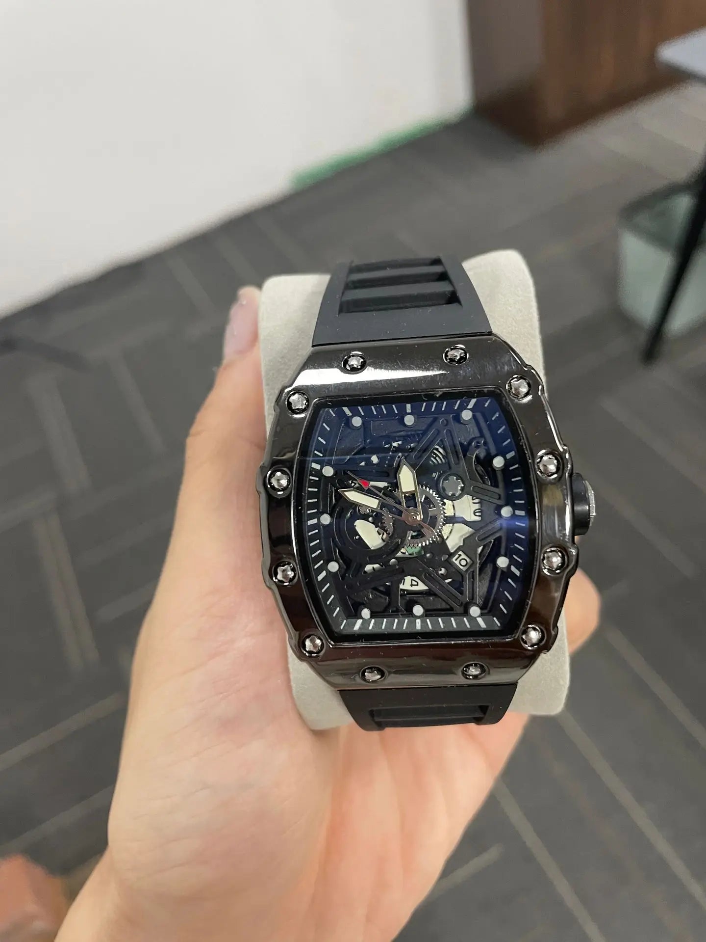 Men Watches Light Luxury Brand Domineering Beauty Trend  Pentagram Luminous Wine Barrel Shaped Male Fashion Quartz Clock Watch